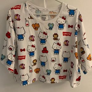 Levi’s XL woman’s short sleeve tee shirt featuring Hello Kitty